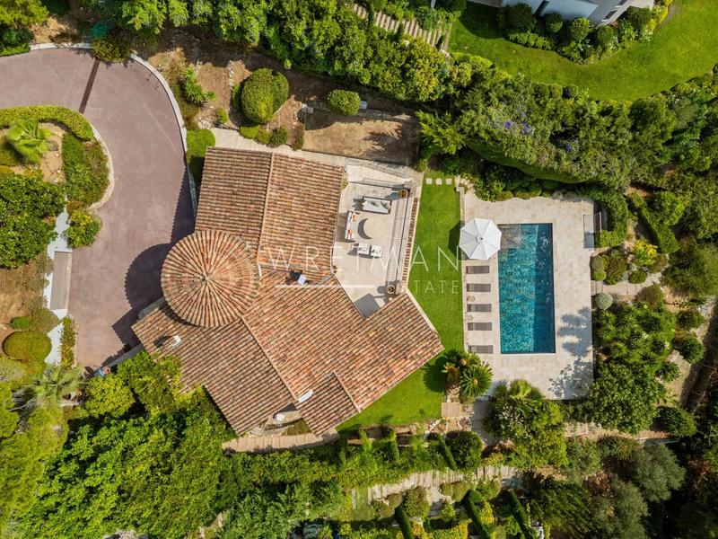 Villa - 319 m² - 7 pièces