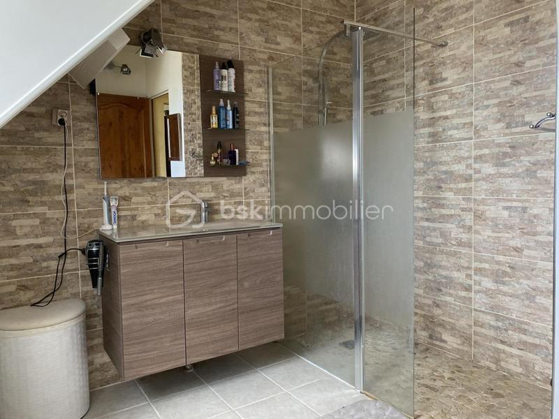 Maison - 140 m² - 6 pièces