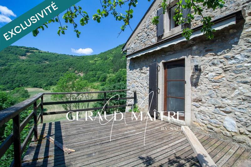 Maison - 1 080 m² - 90 pièces