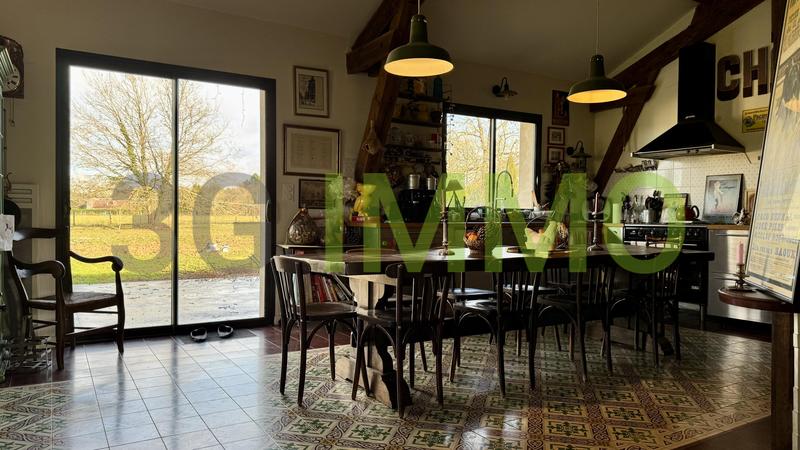 Grange - 212 m² - 6 pièces