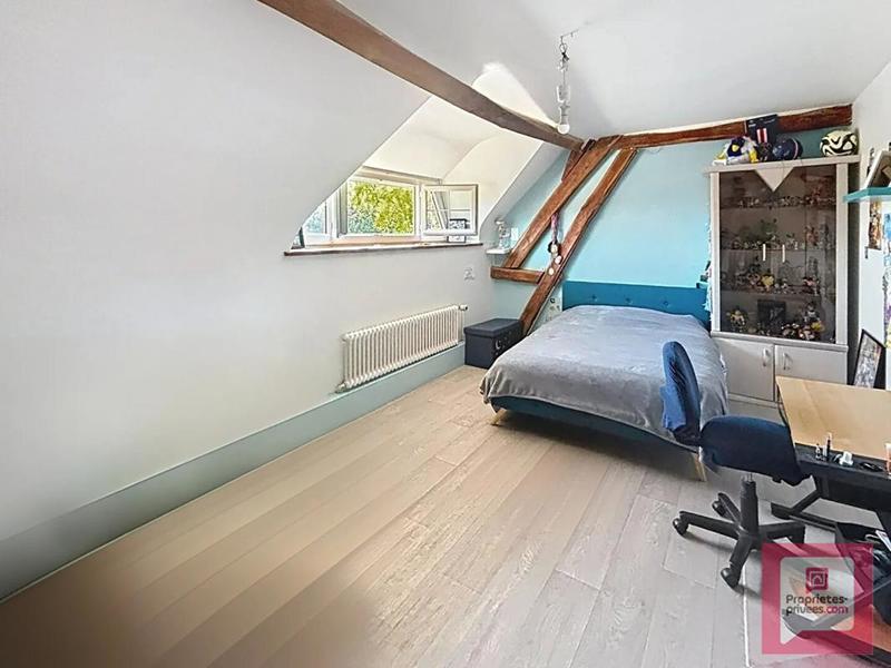 Maison - 250 m² - 9 pièces