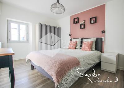 Maison - 228 m² - 9 pièces