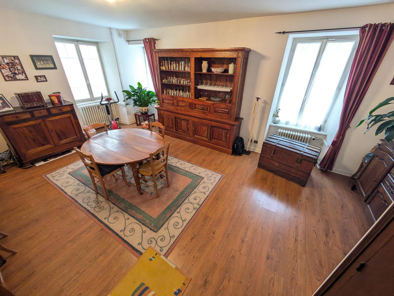 Maison - 307 m² - 16 pièces