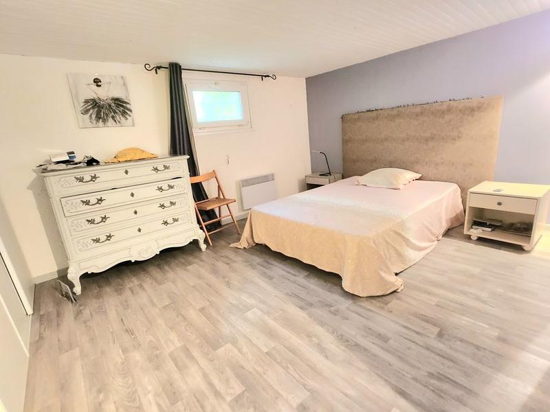 Maison - 215 m² - 8 pièces