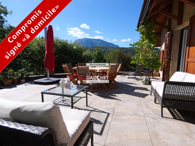 Maison traditionnelle - 155 m² - 5 pièces