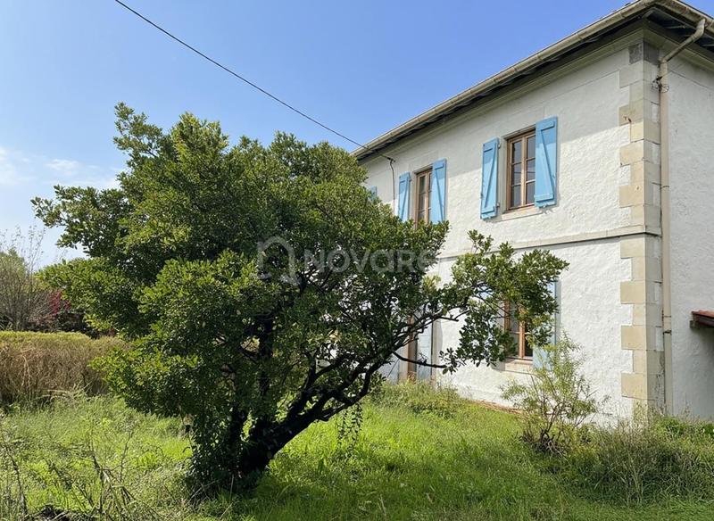 Maison - 240 m² - 11 pièces