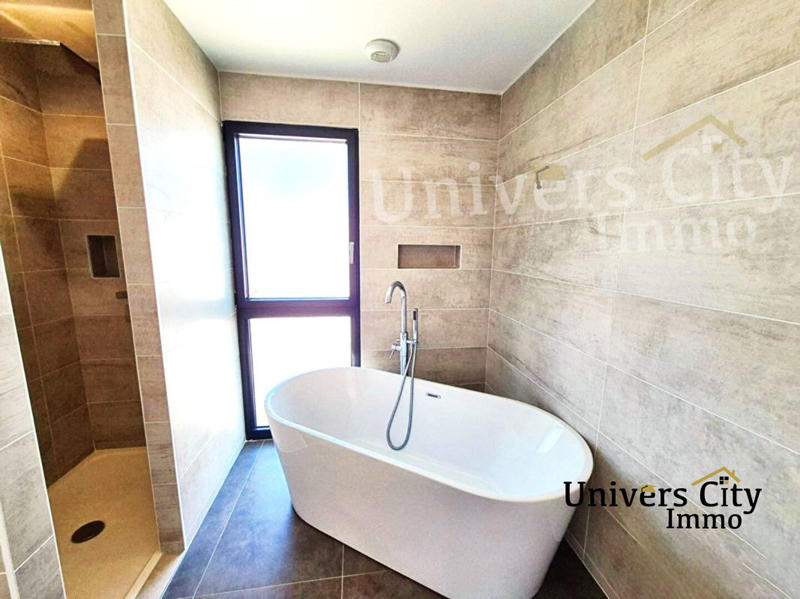 Maison contemporaine - 167 m² - 6 pièces