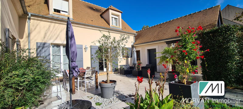 Villa - 200 m² - 8 pièces