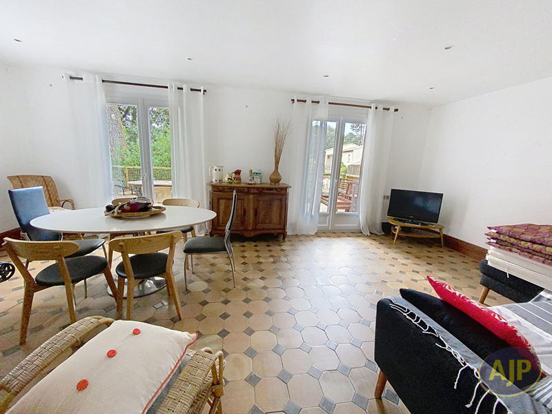 Maison - 90 m² - 5 pièces