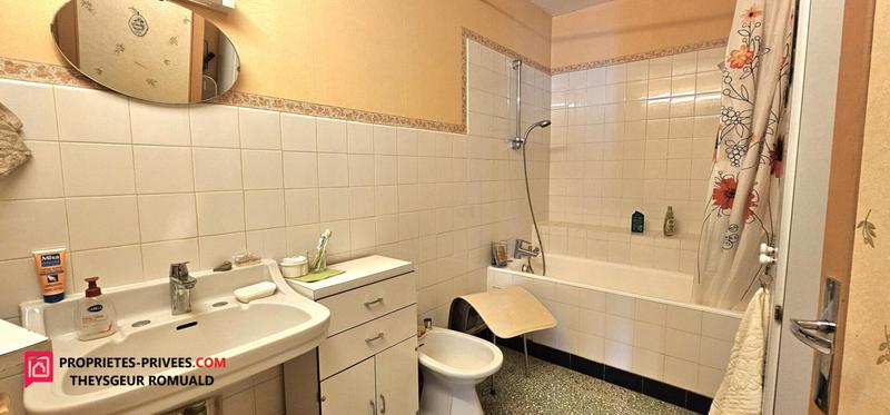 Maison - 200 m² - 5 pièces