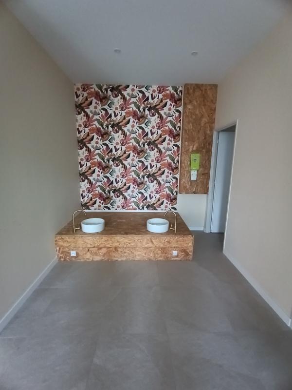 Local commercial - 74 m² - 3 pièces