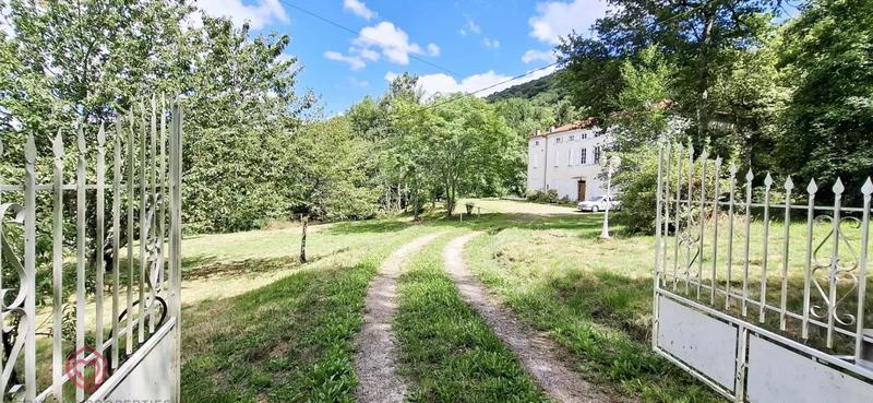 Château - 288 m² - 9 pièces