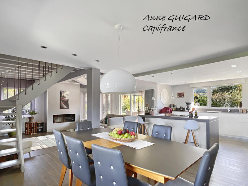 Maison - 194 m² - 6 pièces