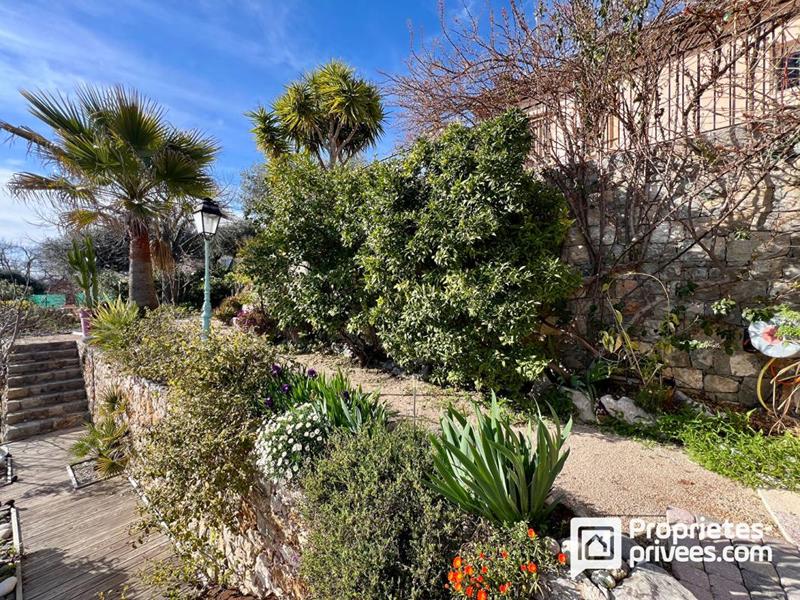 Maison - 214 m² - 6 pièces