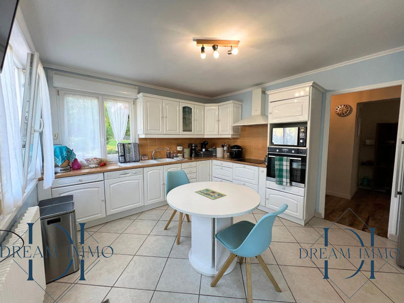 Maison - 207 m² - 7 pièces