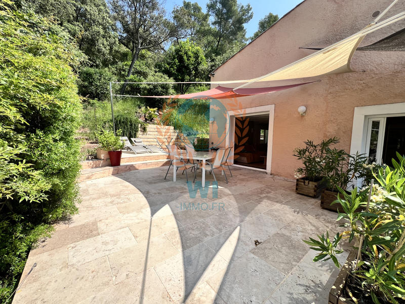 Maison - 233 m² - 10 pièces