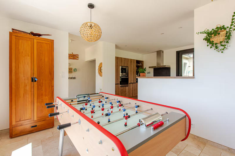 Maison - 210 m² - 9 pièces