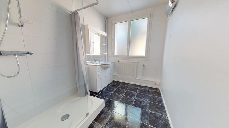 Appartement - 90 m² - 4 pièces