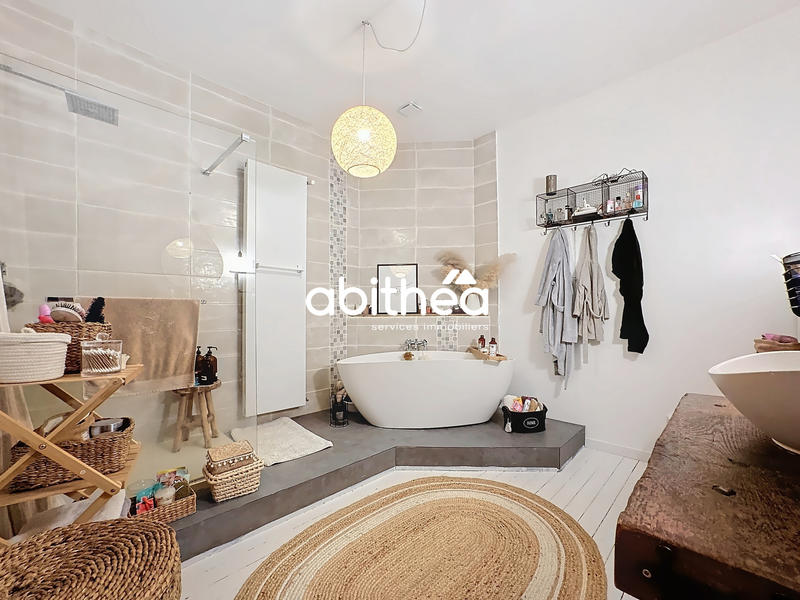 Maison - 102 m² - 5 pièces