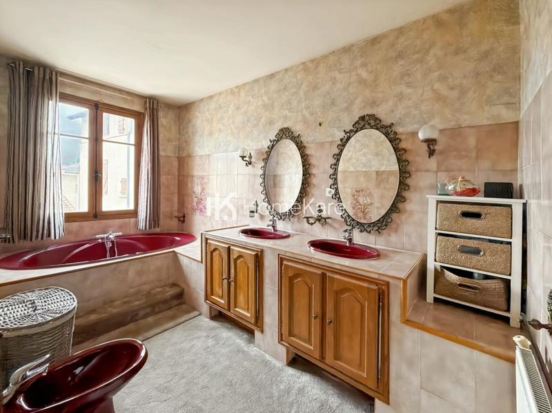 Maison - 90 m² - 3 pièces