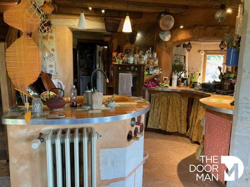 Propriété - 260 m² - 8 pièces