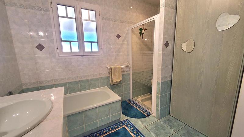 Maison - 180 m² - 7 pièces