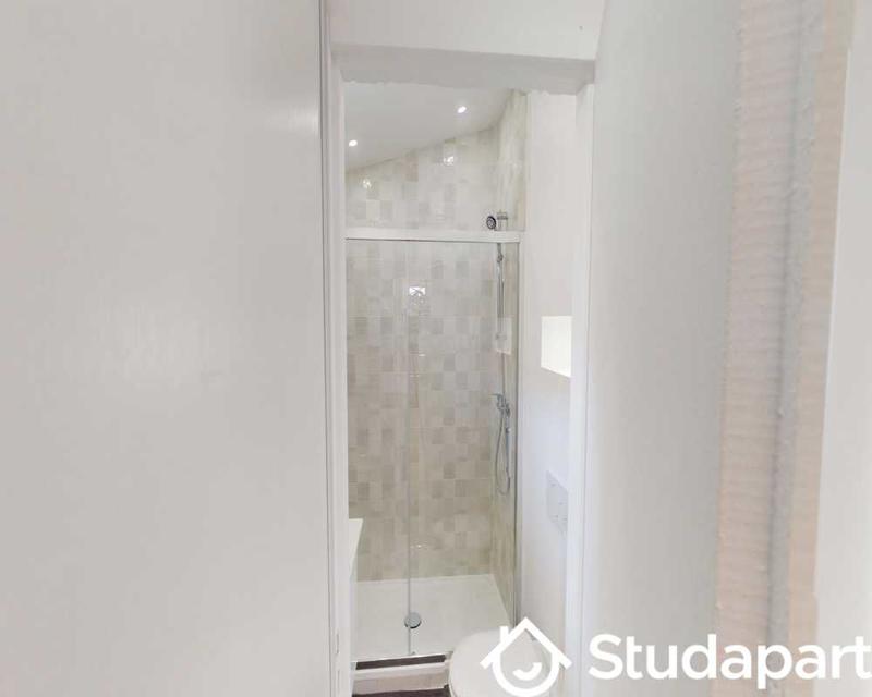 Chambre - 80 m² - 1 pièce