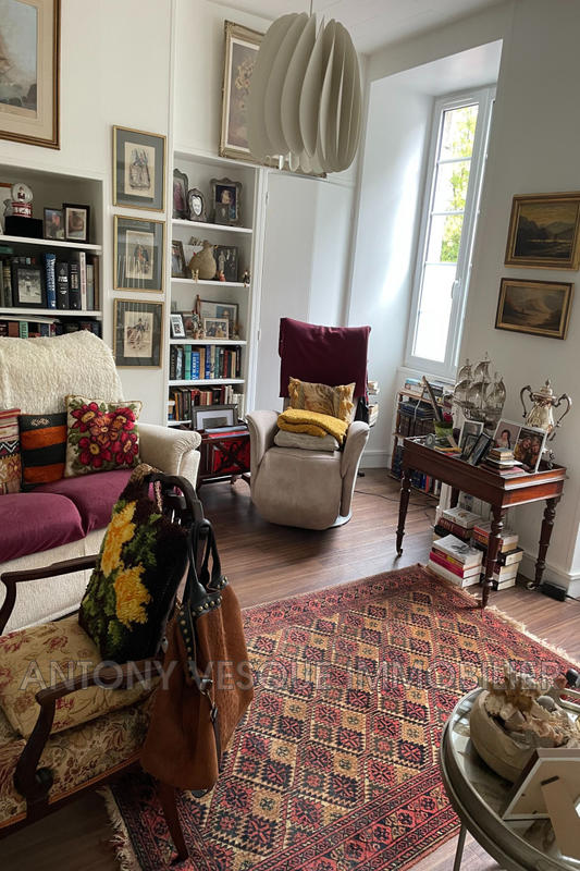 Maison - 315 m² - 6 pièces