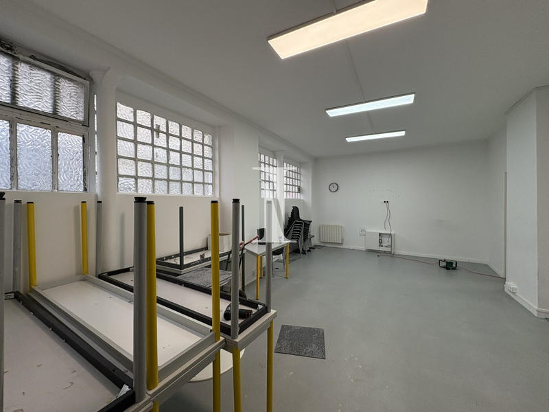 Bureau - 180 m² - 5 pièces