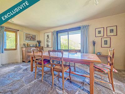 Propriété - 249 m² - 8 pièces