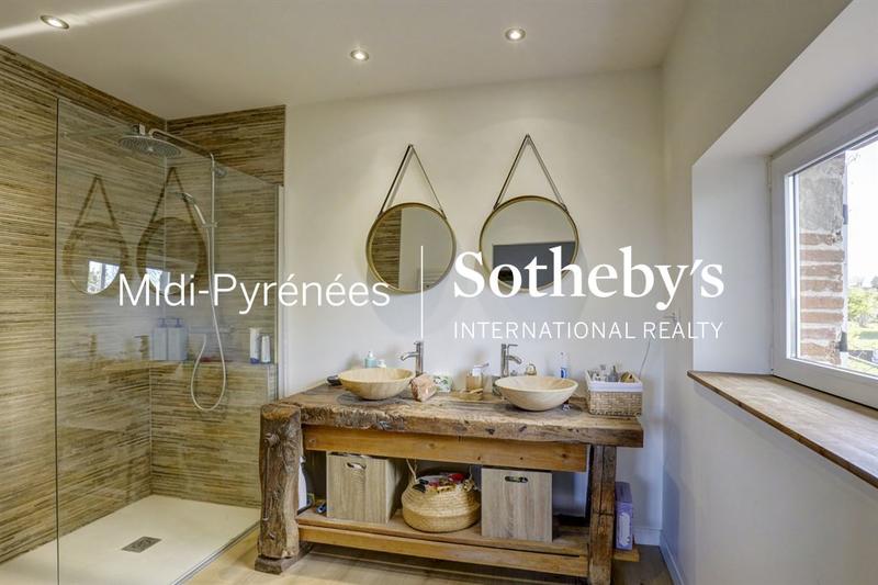 Maison - 356 m² - 10 pièces