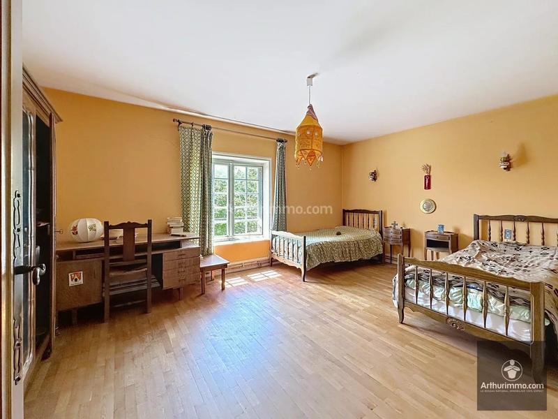 Maison - 240 m² - 10 pièces