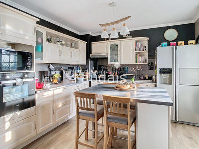 Maison - 107 m² - 6 pièces