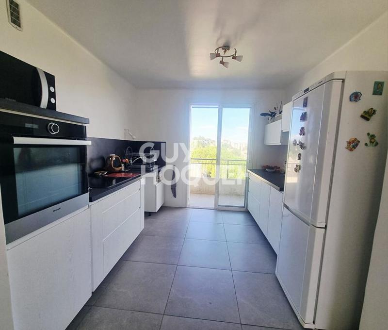 Appartement - 94 m² - 5 pièces