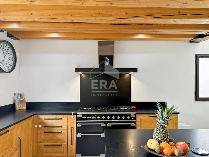 Maison - 207 m² - 8 pièces