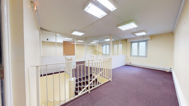 Bureau - 208 m² - 5 pièces