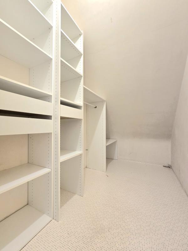 Pavillon - 143 m² - 7 pièces