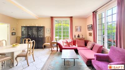 Maison - 181 m² - 9 pièces