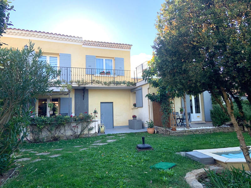 Maison - 175 m² - 9 pièces