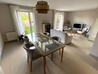 Maison - 87 m² - 5 pièces