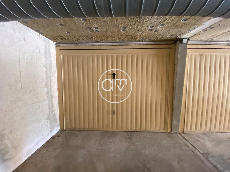 Parking / Garage - 19 m²