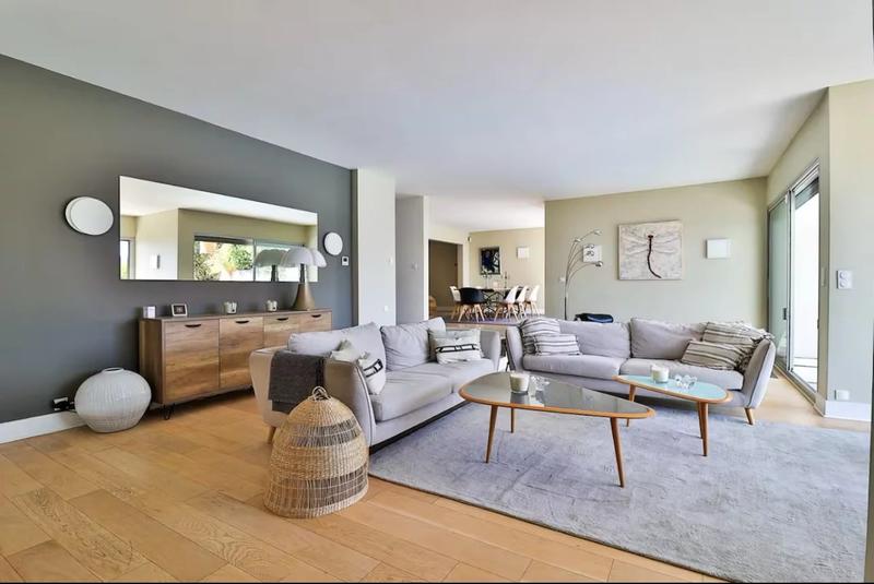 Maison - 200 m² - 6 pièces