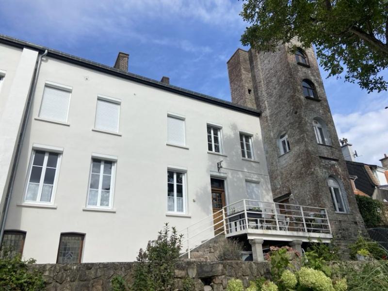 Maison - 365 m² - 16 pièces