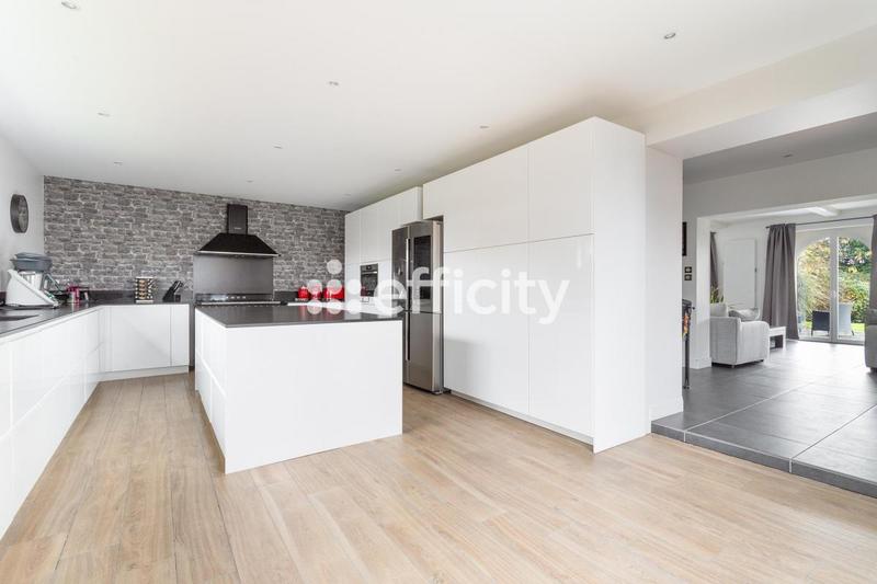 Maison - 298 m² - 7 pièces