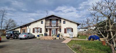 Maison - 200 m² - 8 pièces