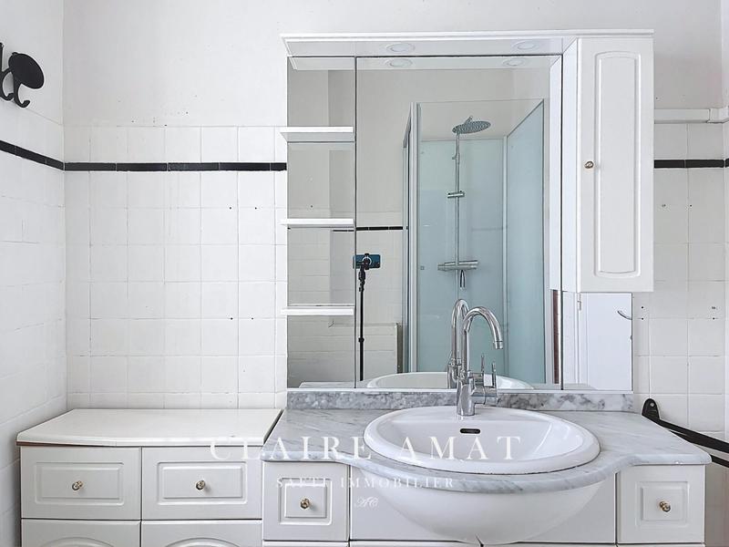 Maison - 9 m² - 6 pièces