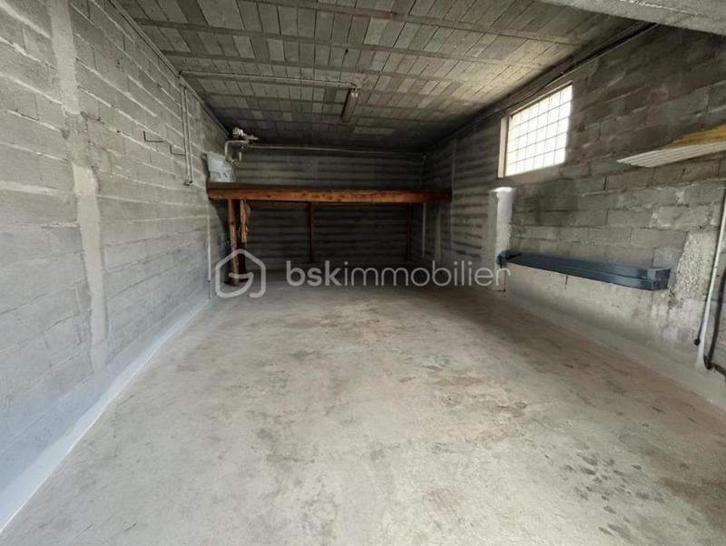 Maison - 216 m² - 7 pièces