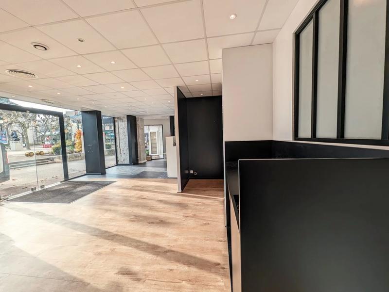 Local d'activités - 81 m²