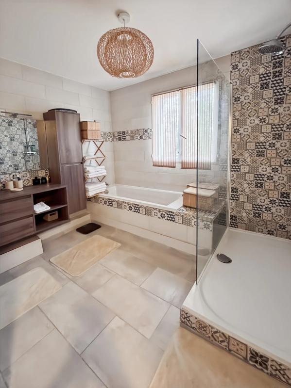 Demeure - 209 m² - 8 pièces