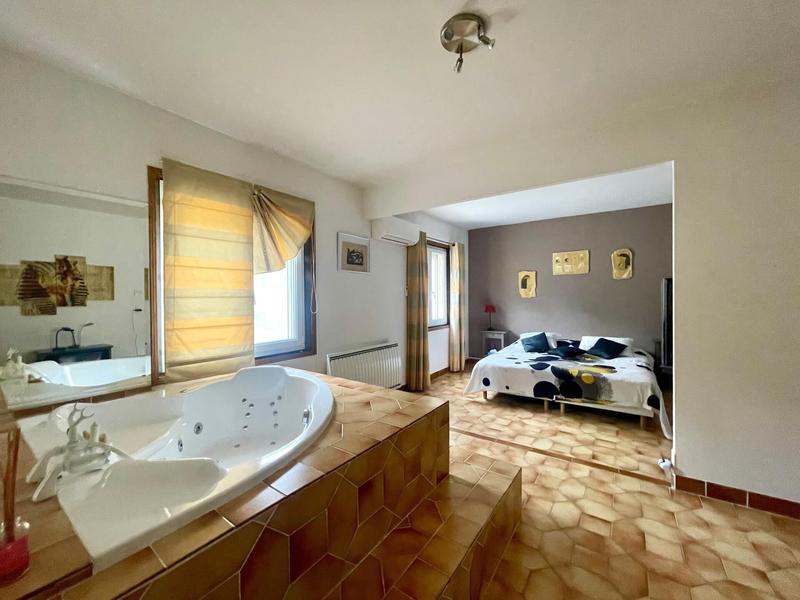 Maison - 197 m² - 7 pièces